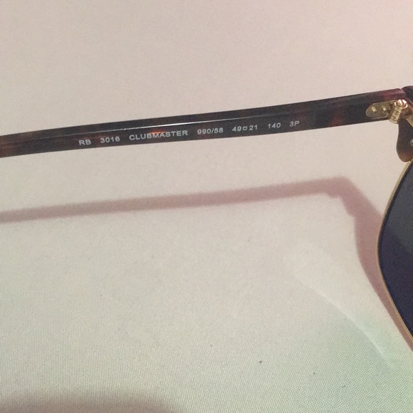 ClubMaster Polarized Ray-ban Sunglasses - Picture 2 of 3